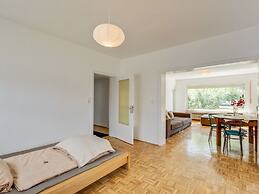 Charming Apartment in Fuldabruck With Garden