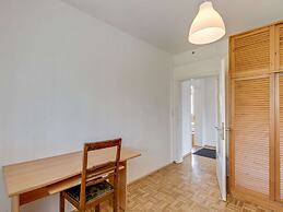 Charming Apartment in Fuldabruck With Garden