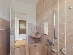 Charming Apartment in Fuldabruck With Garden