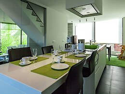Modern Holiday Home Near Bruges and the North Sea