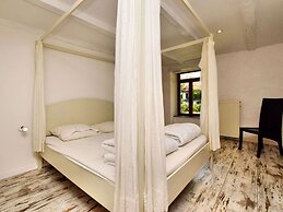 Fine Group House With Sauna Garden