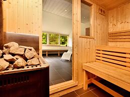 Fine Group House With Sauna Garden