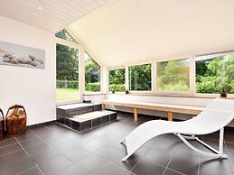 Fine Group House With Sauna Garden