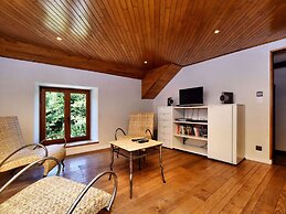 Fine Group House With Sauna Garden