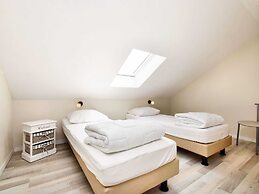 Fine Group House With Sauna Garden