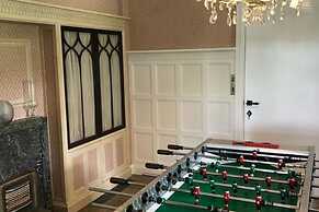 Magnificent Luxury Chateau in Vast Garden with Sauna & Hot Tubs