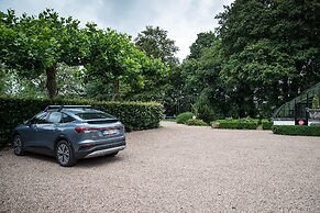 Magnificent Luxury Chateau in Vast Garden with Sauna & Hot Tubs