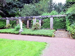 Magnificent Luxury Chateau in Vast Garden with Sauna & Hot Tubs