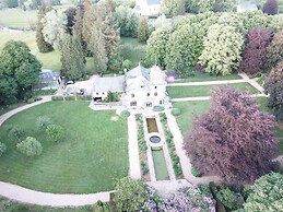 Magnificent Luxury Chateau in Vast Garden with Sauna & Hot Tubs