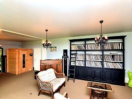 Magnificent Luxury Chateau in Vast Garden with Sauna & Hot Tubs