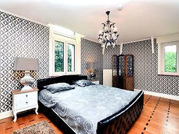 Magnificent Luxury Chateau in Vast Garden with Sauna & Hot Tubs