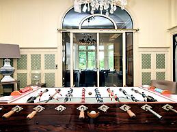 Magnificent Luxury Chateau in Vast Garden with Sauna & Hot Tubs