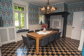 Magnificent Luxury Chateau in Vast Garden with Sauna & Hot Tubs