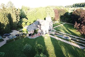 Magnificent Luxury Chateau in Vast Garden with Sauna & Hot Tubs