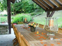 Luxurious Farmhouse Near Forest in Anhee