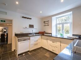 Luxurious Farmhouse Near Forest in Anhee