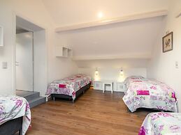 Luxurious Farmhouse Near Forest in Anhee