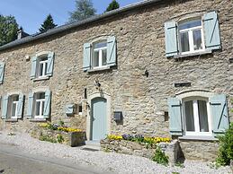 Luxurious Farmhouse Near Forest in Anhee