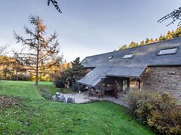 Luxurious Farmhouse Near Forest in Anhee