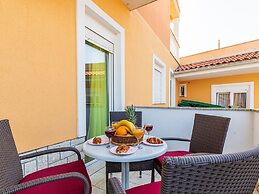 Attractive Apartment in Banjole near Fratarski Otok Island