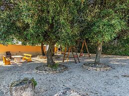 Attractive Apartment in Banjole near Fratarski Otok Island