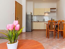 Attractive Apartment in Banjole near Fratarski Otok Island