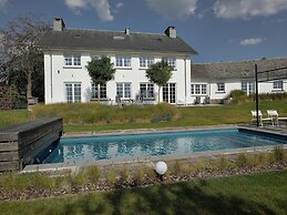 Scenic Theux Retreat With Pool & Garden