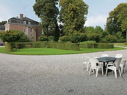 Holiday Home for 10 People set in Castle Grounds