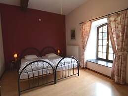Holiday Home for 10 People set in Castle Grounds