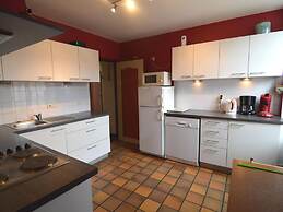 Holiday Home for 10 People set in Castle Grounds
