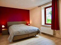 Tranquil Holiday Home in Manhay with Hot Tub near Ski Area