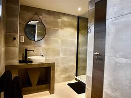 Tranquil Holiday Home in Manhay with Hot Tub near Ski Area