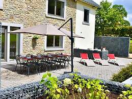 Tranquil Holiday Home in Manhay with Hot Tub near Ski Area