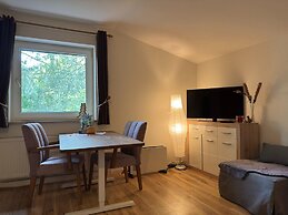 Cozy Apartment With Pool & Forest