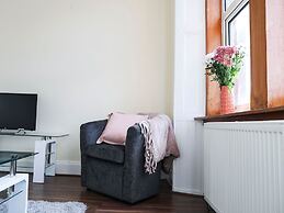 Swanky Cottage in Helensburgh near The Hill House