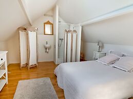 Enticing Holiday Home in Treignes near Forest