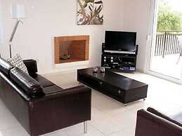 Beautiful, Modern, Luxuriously Villa, Private Swimming Pool 8 p NW Coa