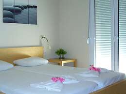 Beautiful, Modern, Luxuriously Villa, Private Swimming Pool 8 p NW Coa