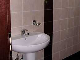 Beautiful, Modern, Luxuriously Villa, Private Swimming Pool 8 p NW Coa