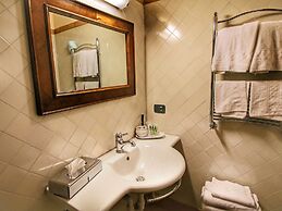 Villa with Private Pool on an Estate near Assisi