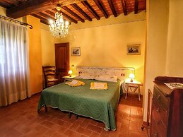 Belvilla by OYO Farmhouse in Radda With Garden