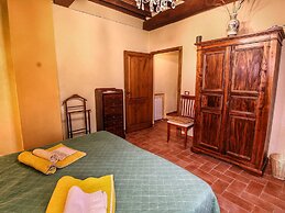 Belvilla by OYO Farmhouse in Radda With Garden