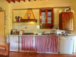 Belvilla by OYO Farmhouse in Radda With Garden