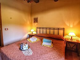 Belvilla by OYO Farmhouse in Radda With Garden