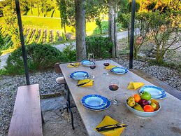 Belvilla by OYO Farmhouse in Radda With Garden