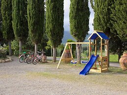 Belvilla by OYO Farmhouse in Radda With Garden