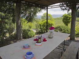 Belvilla by OYO Farmhouse in Radda With Garden