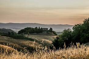 Villa in Siena With Pool and Tuscan Views