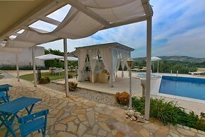 Mansion in Case Alte With Pool & Nature Trails