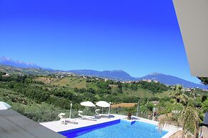 Mansion in Case Alte With Pool & Nature Trails